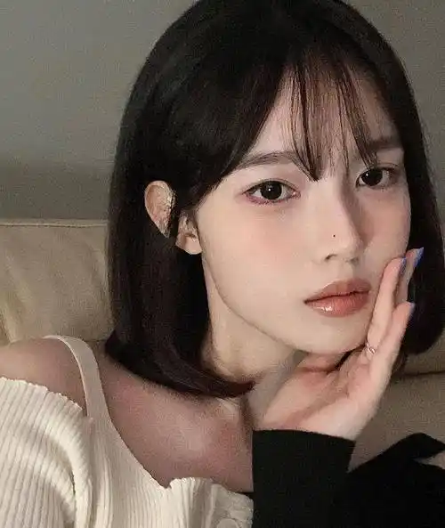 学生头发型,才是女生最美最好看的发型,减龄瘦脸显气质不过时_小时候