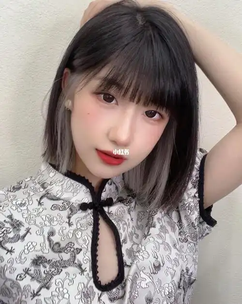2021初秋依旧火爆的短发,高层次感的耳边染短发更好看,时尚感很强也很