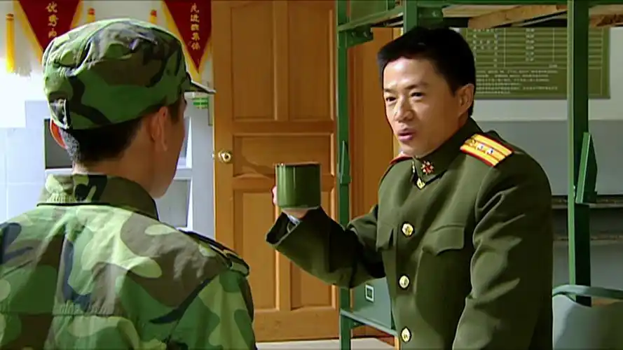 【士兵突击】第十八集2 许三多 你多大 二十二 我看你六十二