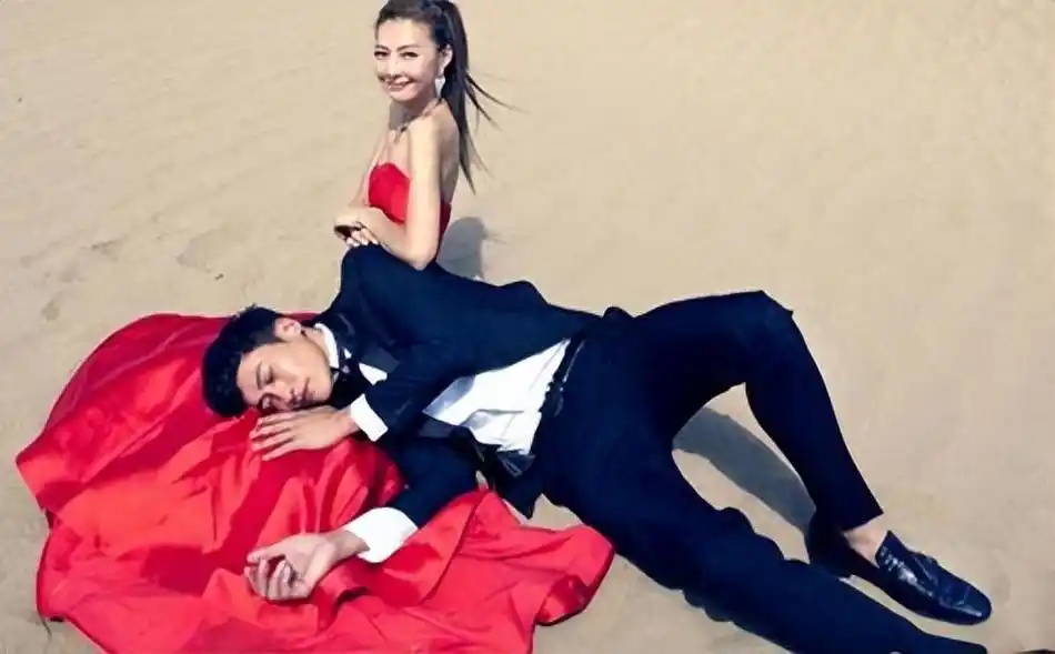 回顾何润东曾三次表白孙俪被拒41岁迎娶柜姐无子也幸福