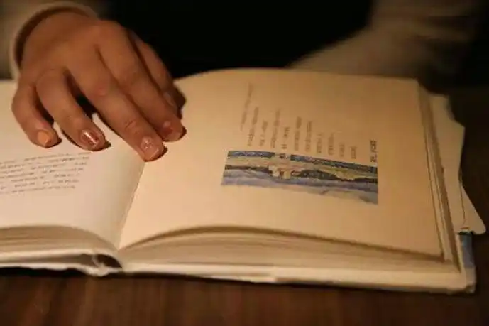 抽时间看书的说说句子文案发朋友圈说说