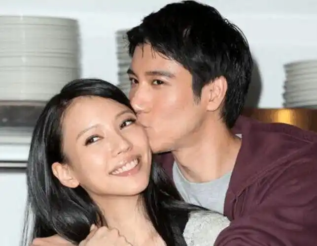 尽管王力宏现在相对低调,但他的影响力一直存在.在.