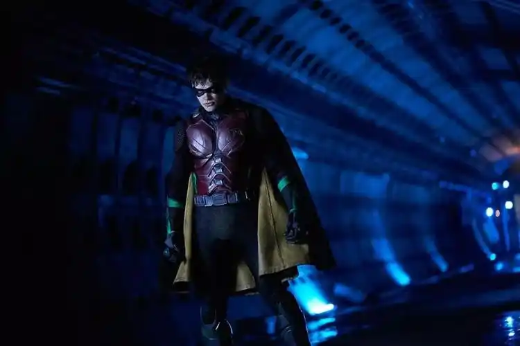 美剧泰坦全新剧照夜翼初露雏形