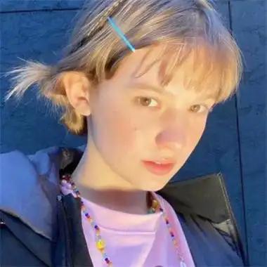 潇洒有气质的高冷欧美女生头像