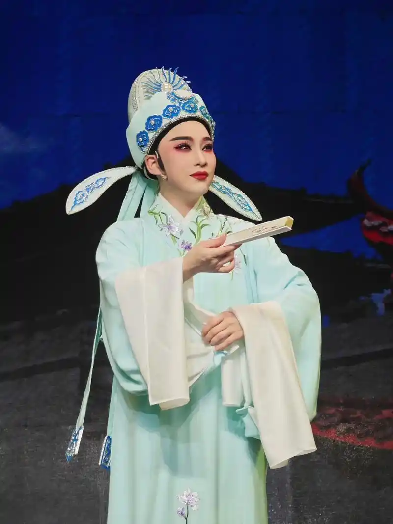 台州椒江越艺越剧团 熊莲芬 三看御妹 - 抖音