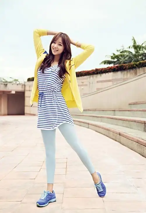 小朋友,你挺会抢镜头啊这里是"星言趣语",每日更新搞笑段子,我们的