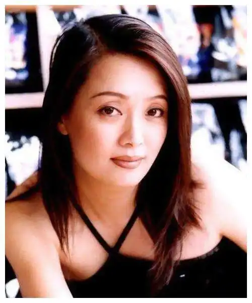 张子强伏法后,34岁妻子独自出门溜达,不料却被4名歹徒下了手|罗艳芳