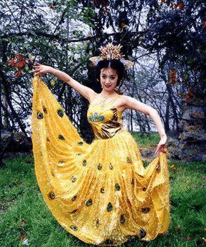 鞠婧祎cos玉兔精,《西游记》里的女妖精,放到现在什么水平?