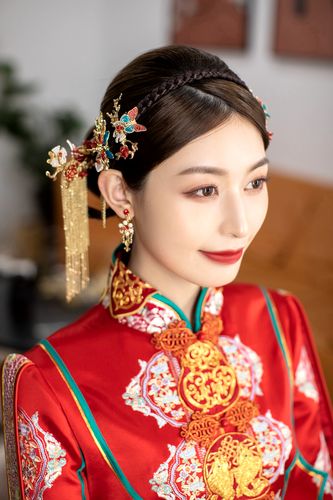 新款大气中式秀禾服汉服头饰步摇古典婚礼龙凤褂凤冠新娘跟妆饰品