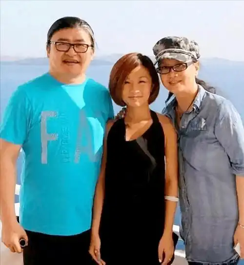 今日刘欢:父母都已去世,他忍受病痛折磨,担心大龄女儿的婚事_卢璐