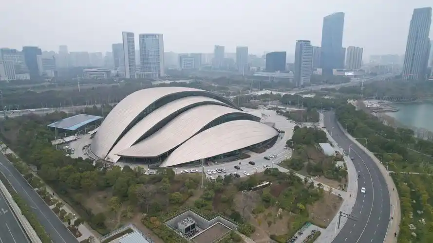 合肥标志性建筑:合肥大剧院又名天鹅湖大剧院