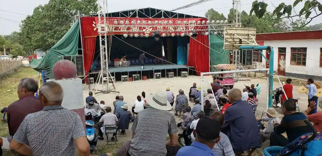 舞台艺术进乡村,进社区