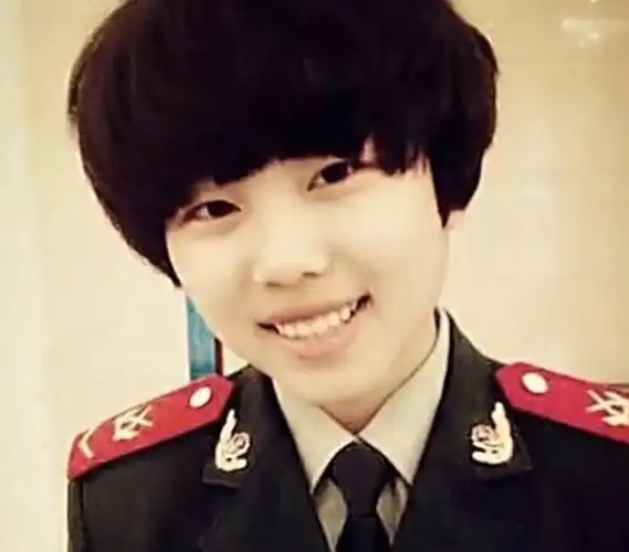 演员李琦:与妻子24小时闪婚,3个孩子随母姓,养女让他很自豪