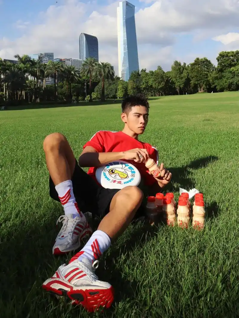 我不想做你男朋友 只想做你__!#阳光男孩 #飞盘撒网 #体 - 抖音