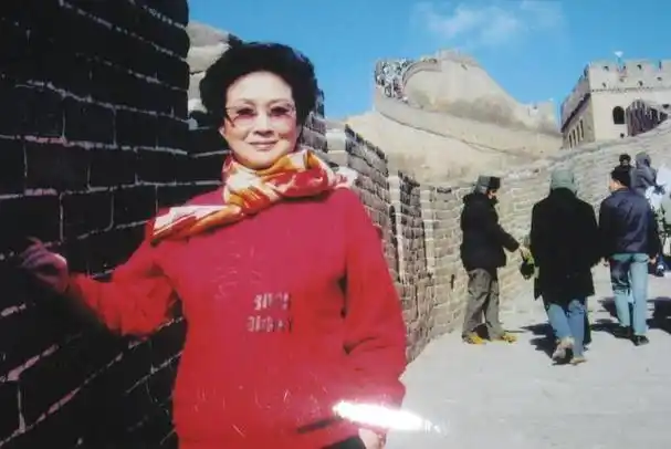 《舞台姐妹》60年,女主演曹银娣近况如何?84岁老太太三观太正了