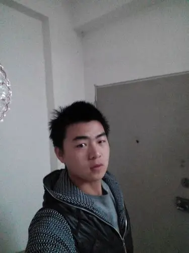 谁有帅哥图片,普通生活照就可以,特多越好,必须是一个人的