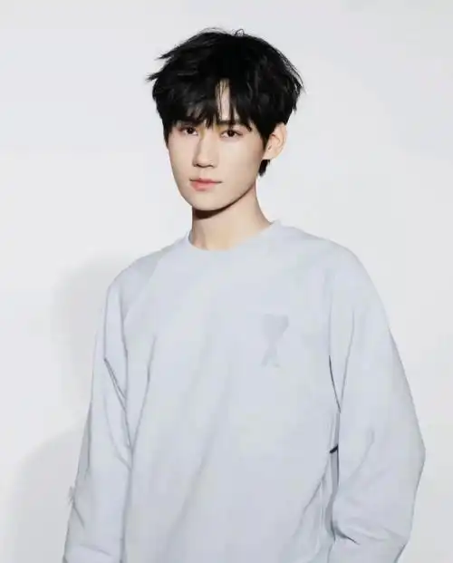 看看男生评价张真源