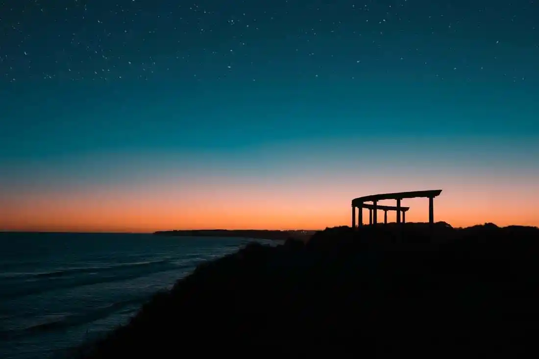 网易云音乐热评:不怕孤单,努力沉淀,愿你始终如年少时模样