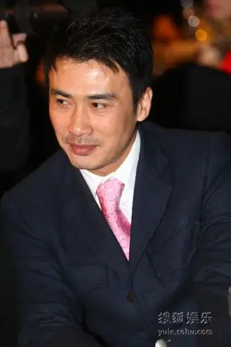 图:2010芭莎明星慈善夜 柳云龙在席上