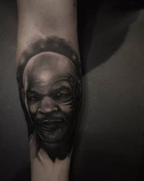 拳王泰森纹身图片_手臂欧美写实肖像纹身图案