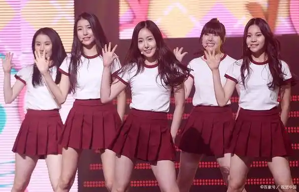 如果你梦想成为一名韩国女团成员,以下是一些建议和步骤,帮助你实现