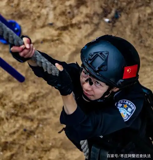 90后女特警来了!她很萌也很猛