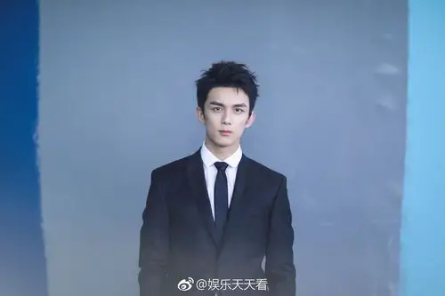 小哥哥们穿上西装就是霸道总裁本人 白敬亭,朱一龙,肖战,刘昊然