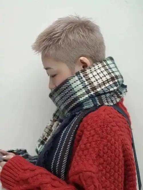 浅唠一下剃寸头的女生有多酷