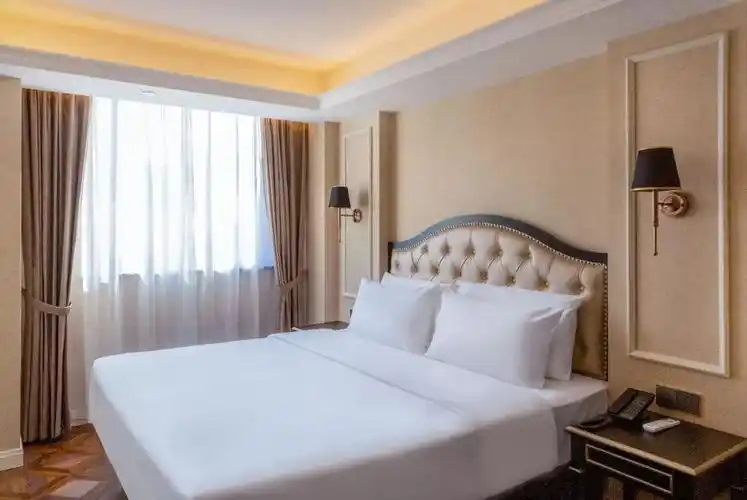 柏丽艾尚酒店高级大床房〈免费享用美味休闲下午茶惊喜三免费享用