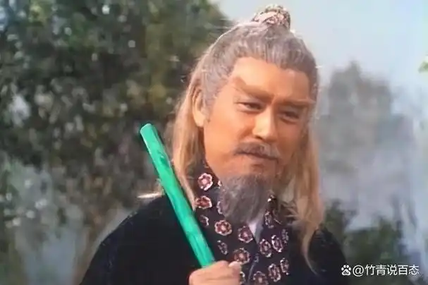 1983年那一年,曾江在经典电视剧《射雕英雄传》中成功扮演了"黄药师"