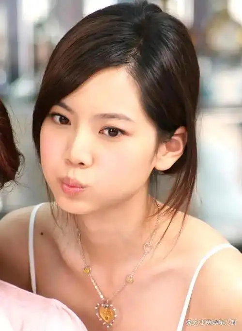 炎亚纶曾强吻曾之乔,酒后强吻引争议.强吻自己队友辰亦儒女朋友