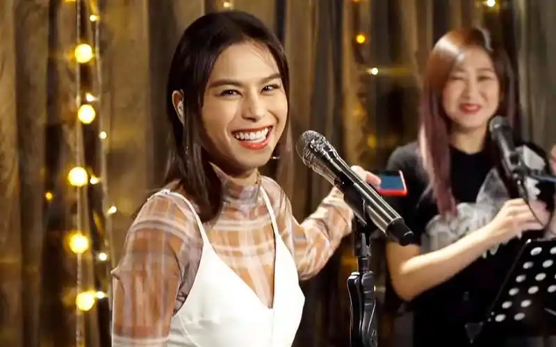 这可能是最好听的翻唱版李幸倪现场演唱甘心替代你