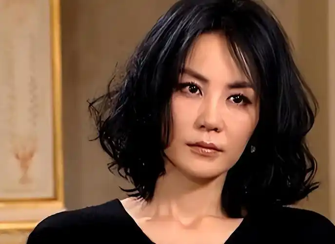 前不为人知的感情史2006年,窦唯在接受记者的采访时表示,他与王菲结婚