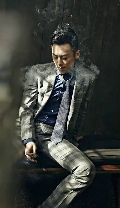 朱亚文不愧是行走的荷尔蒙,穿西装太帅了!