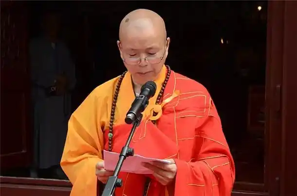 宏度法师荣膺灵岩山寺方丈升座典礼隆重举行