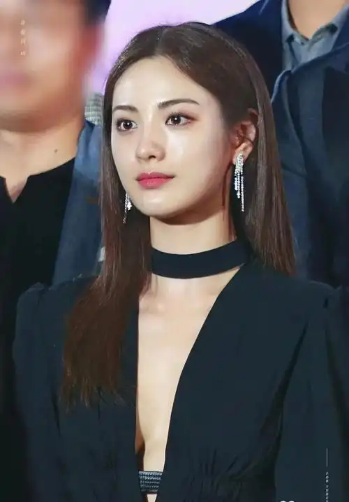 "世界第一美女"林珍娜有着一双109cm的大长腿,32岁的她状态极好充满