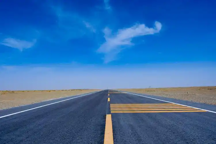 路在脚下也在在远方