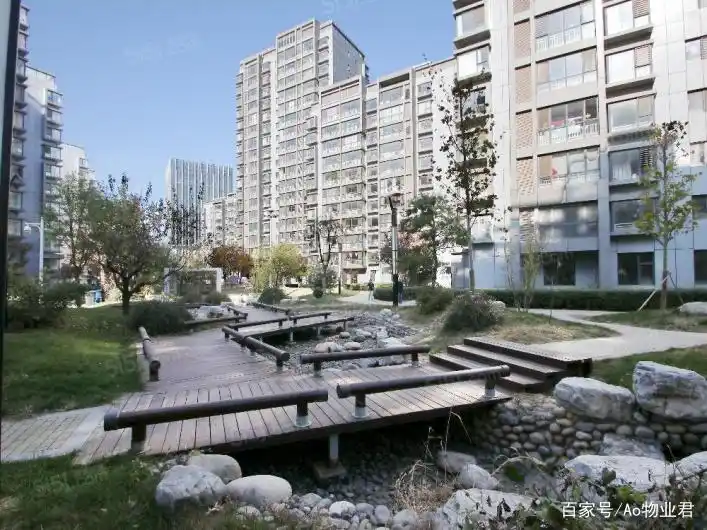 北京:高档小区里囤积废品,影响环境,埋下隐患,甚至拉低房价!