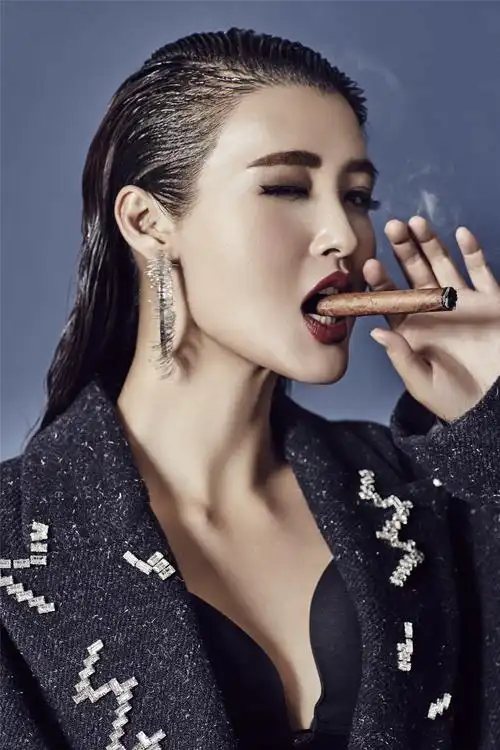 白庆琳全新写真大玩态度 攻气十足性感撩人