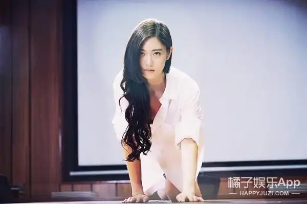 李成敏在《情圣》里的表演简直是"撩汉宝典",先别恨,学起来!