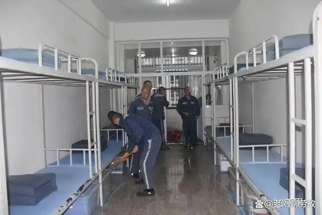 真实的监狱生活是什么样的?