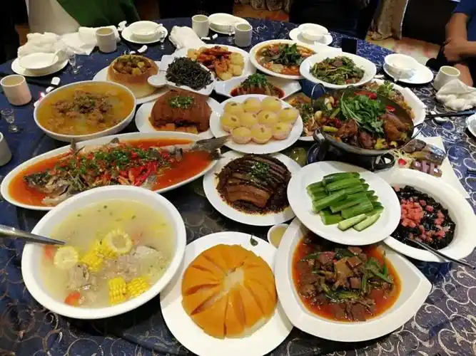 龙熙宴席秀清爽一夏