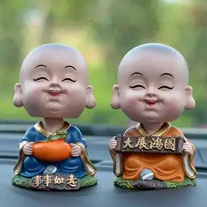 汽车摆件可爱创意摇头卡通公仔车内平安佛像车载娃娃小和尚