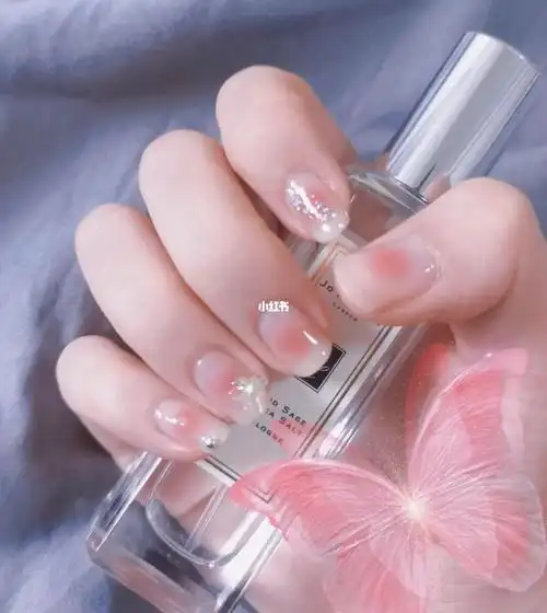 适合夏天的腮红美甲