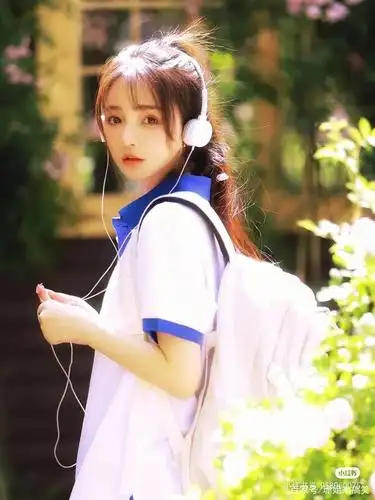 校服少女清纯写真