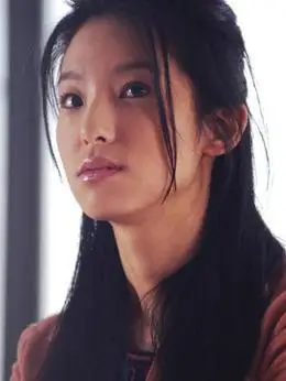 赖晴美(赖雅妍饰演)