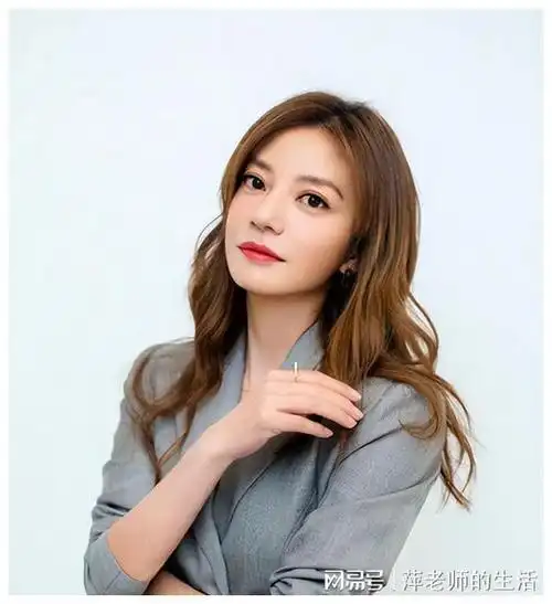 消失的赵薇红极28年后终于原型毕露如今结局大快人心