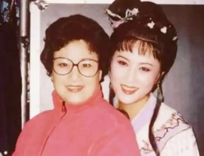 回顾越剧演员单仰萍:浙江桐庐的越剧名家,丈夫被判刑她现状如何