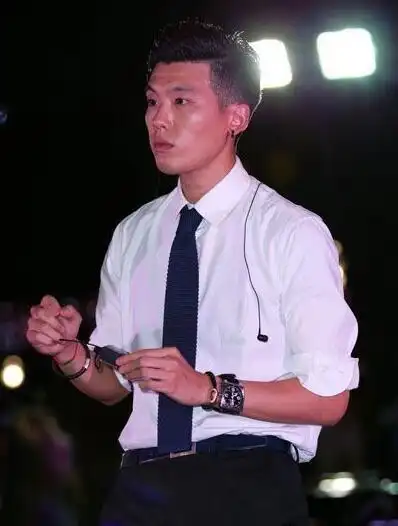 柯震东哥哥柯家洋演出 卖力献唱,不如弟弟帅