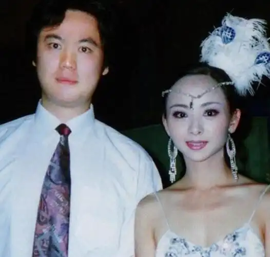 【图】邰丽华儿子老公照片首曝光 讲述聋哑背后的心酸故事